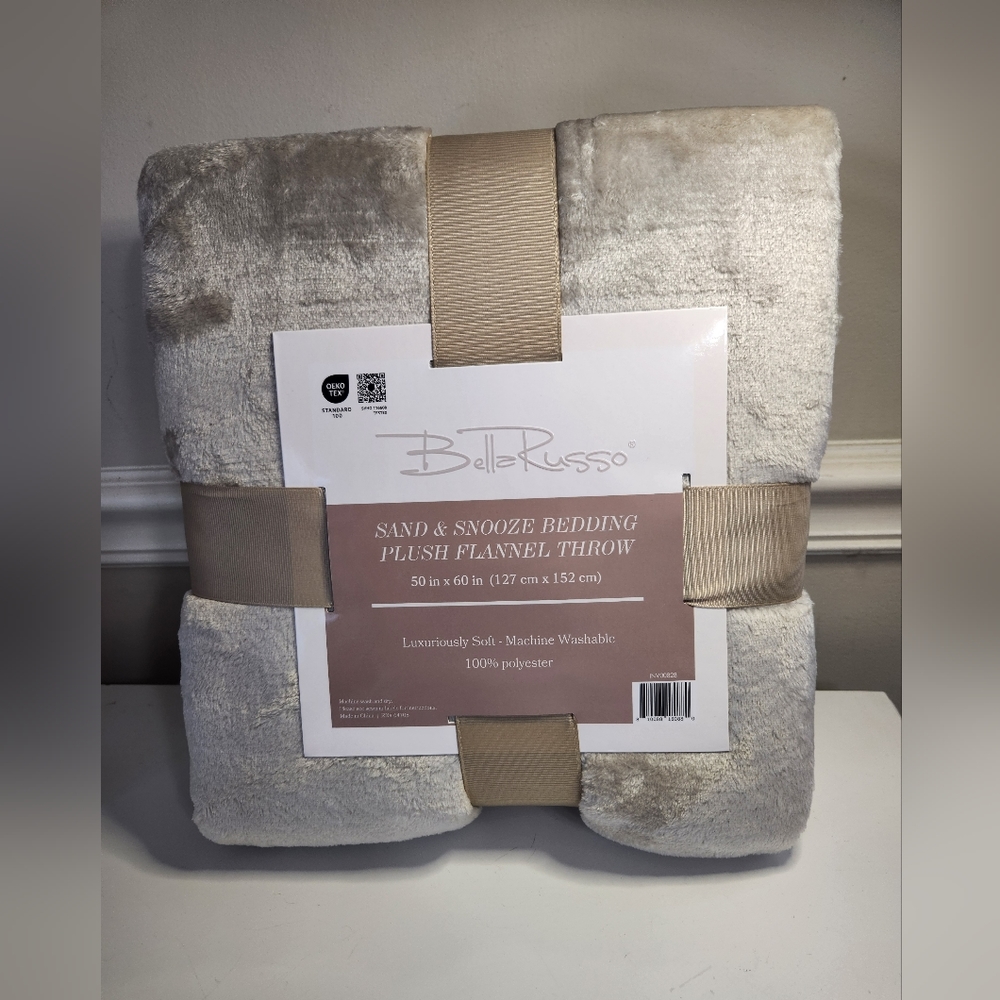 Bella Russo Plush Throw